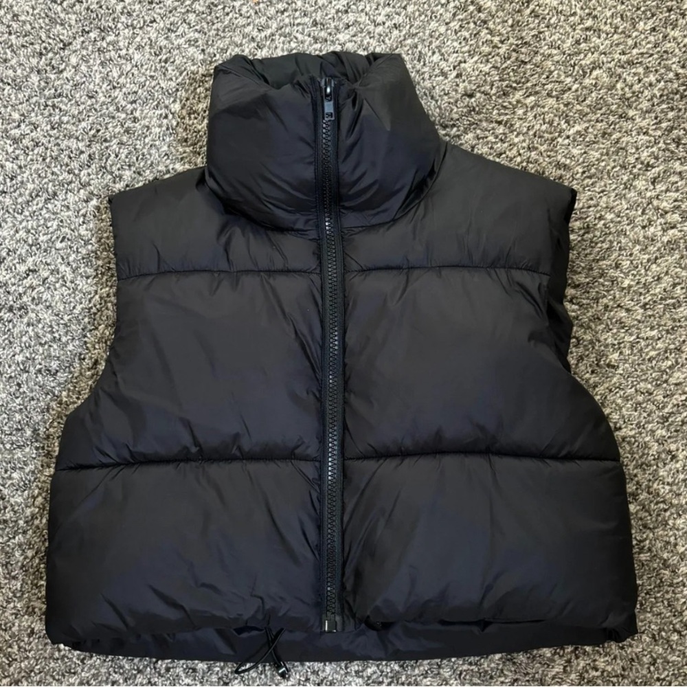 Amazon Cropped Black Vest